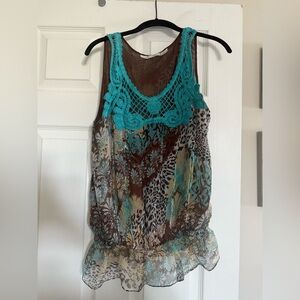 Women's Sleeveless Lace Accent Top - Multicolor
